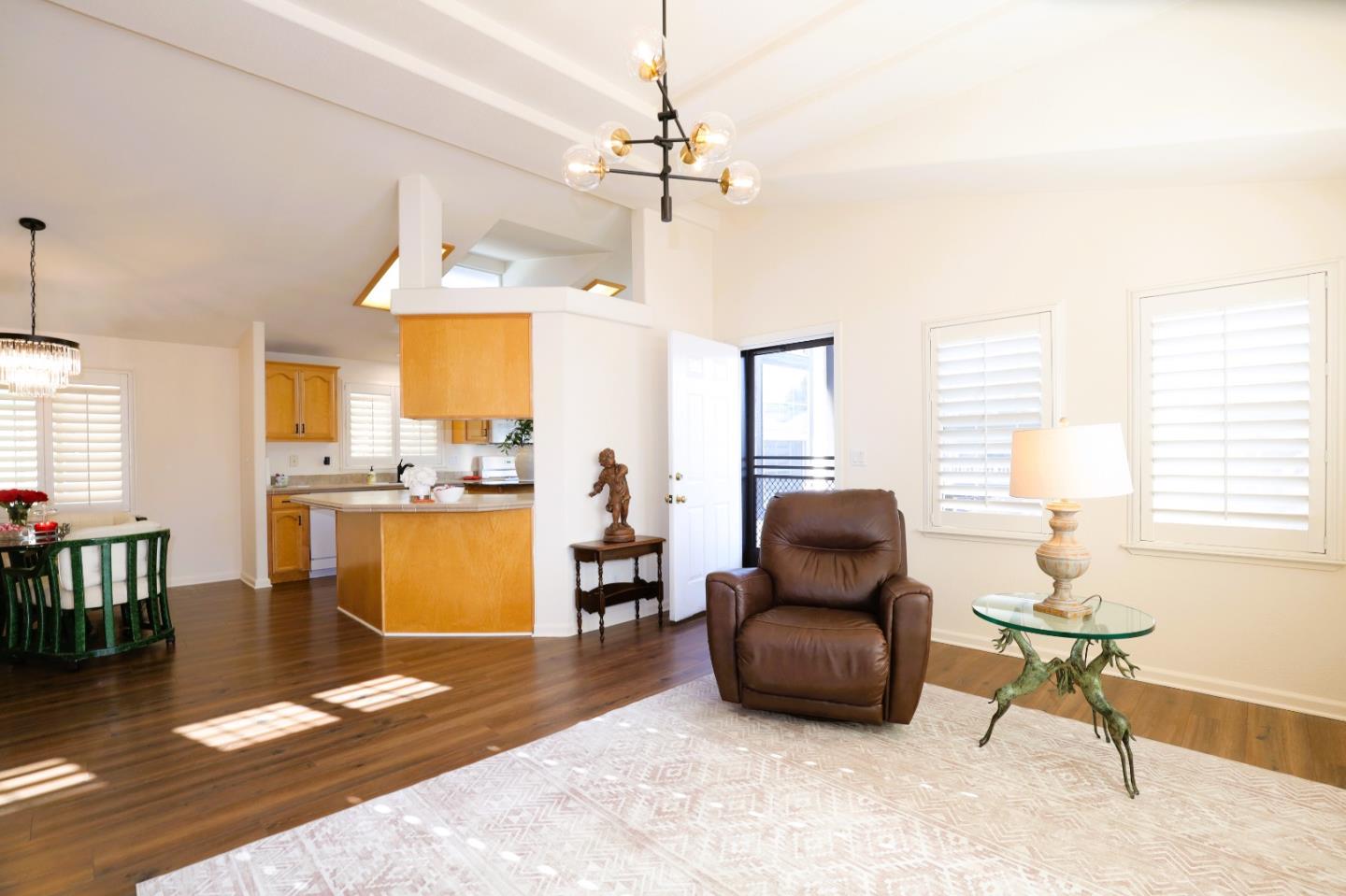 Detail Gallery Image 15 of 81 For 433 Sylvan Ave #122,  Mountain View,  CA 94041 - 3 Beds | 2 Baths