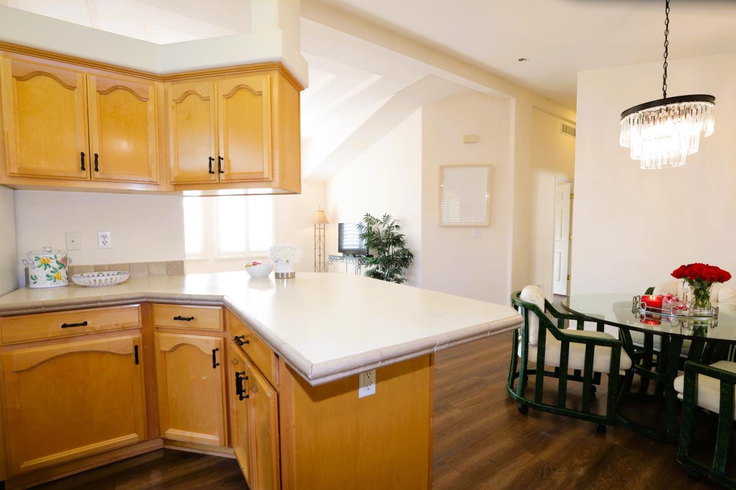 Detail Gallery Image 32 of 81 For 433 Sylvan Ave #122,  Mountain View,  CA 94041 - 3 Beds | 2 Baths