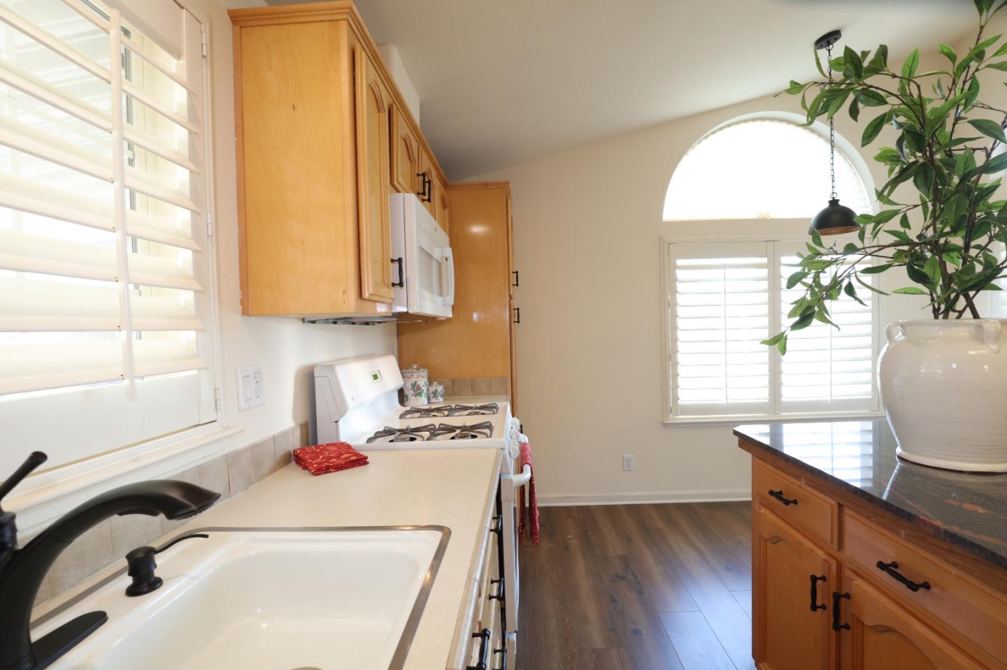 Detail Gallery Image 37 of 81 For 433 Sylvan Ave #122,  Mountain View,  CA 94041 - 3 Beds | 2 Baths