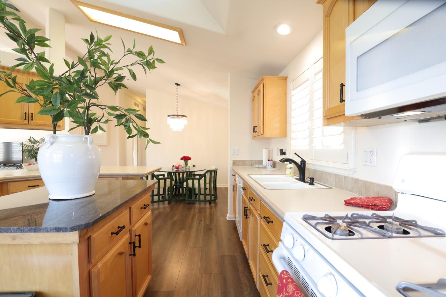 Detail Gallery Image 38 of 81 For 433 Sylvan Ave #122,  Mountain View,  CA 94041 - 3 Beds | 2 Baths