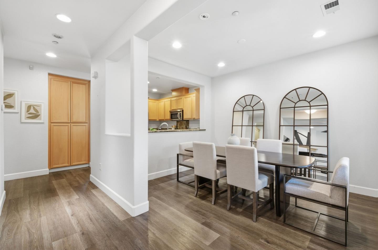 Detail Gallery Image 12 of 47 For 7942 English Oak Cir, Gilroy,  CA 95020 - 3 Beds | 2/1 Baths