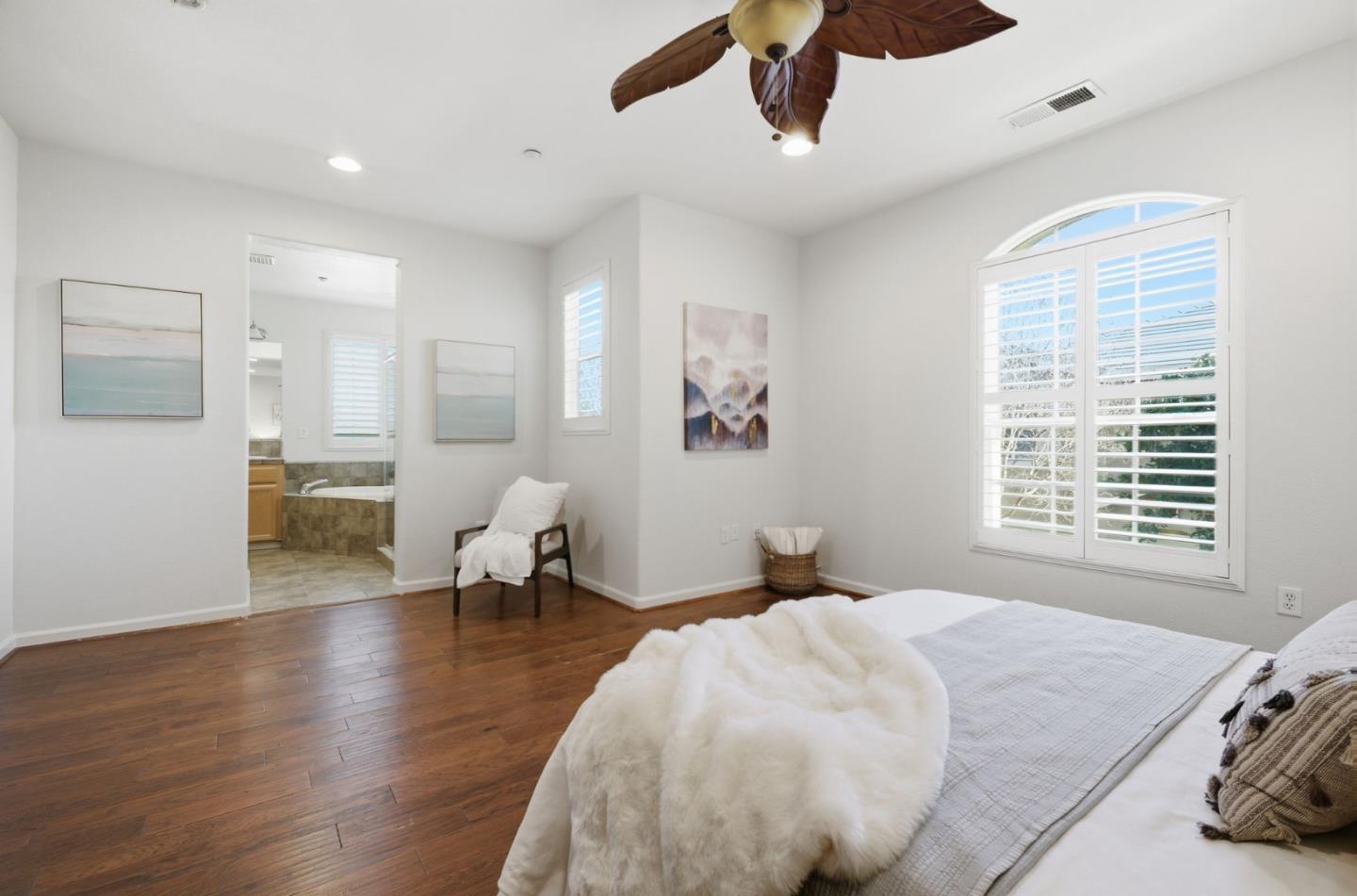 Detail Gallery Image 31 of 47 For 7942 English Oak Cir, Gilroy,  CA 95020 - 3 Beds | 2/1 Baths