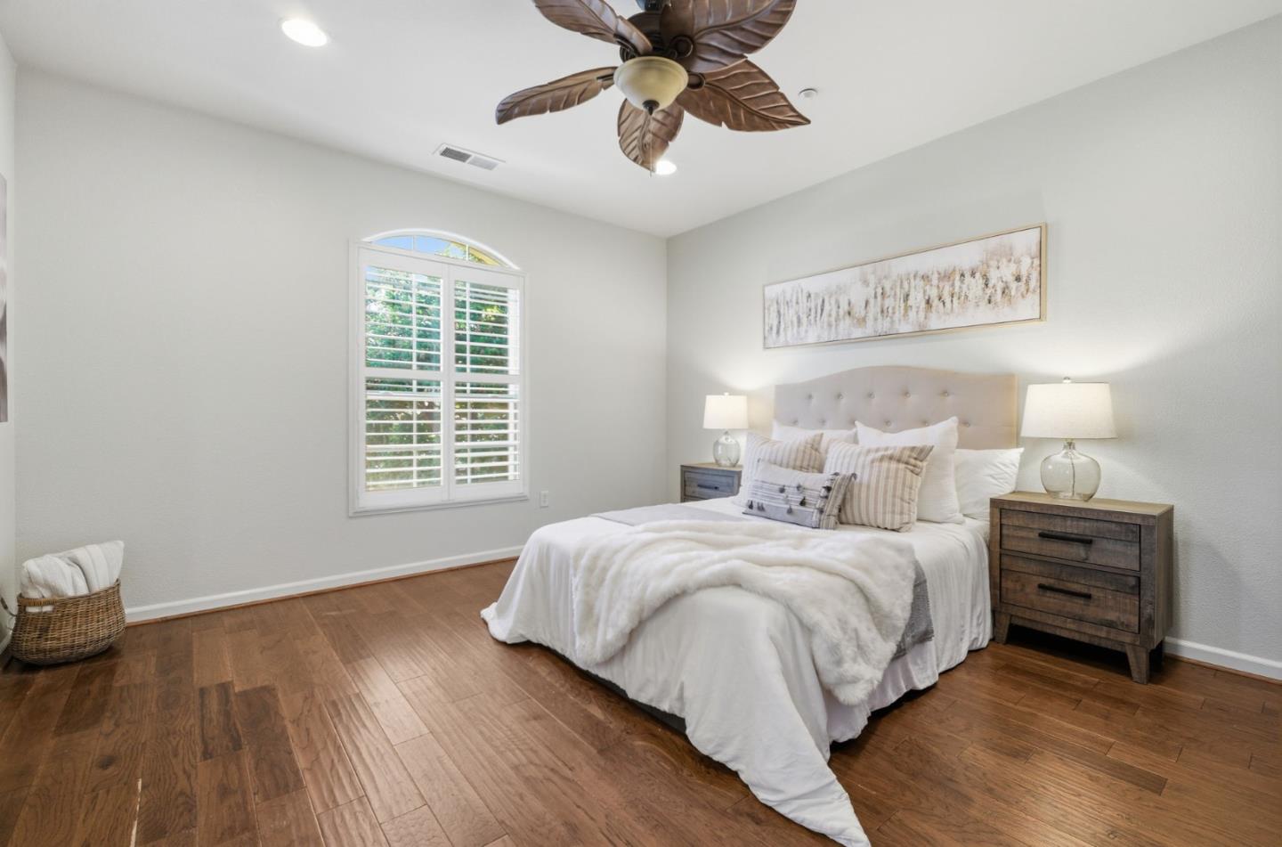 Detail Gallery Image 32 of 47 For 7942 English Oak Cir, Gilroy,  CA 95020 - 3 Beds | 2/1 Baths