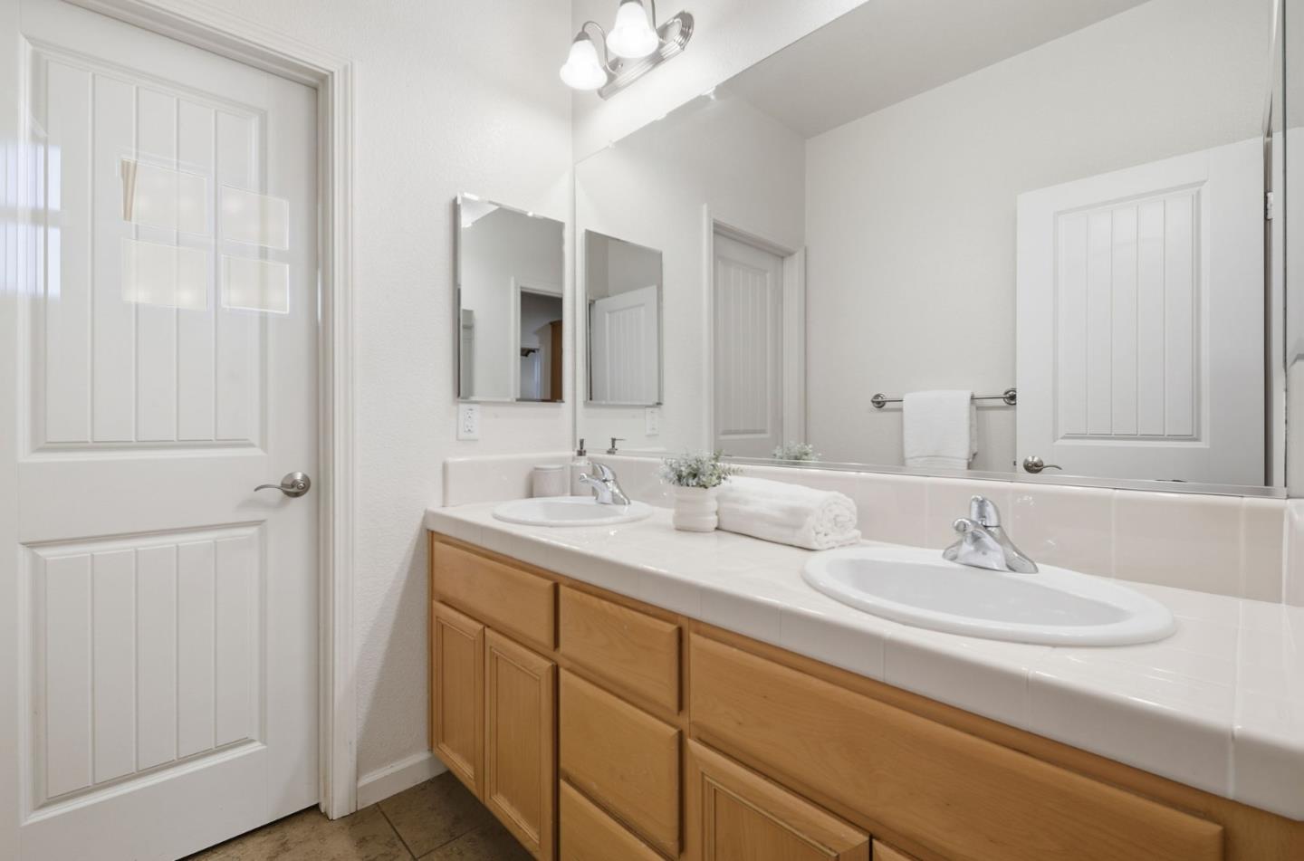 Detail Gallery Image 34 of 47 For 7942 English Oak Cir, Gilroy,  CA 95020 - 3 Beds | 2/1 Baths