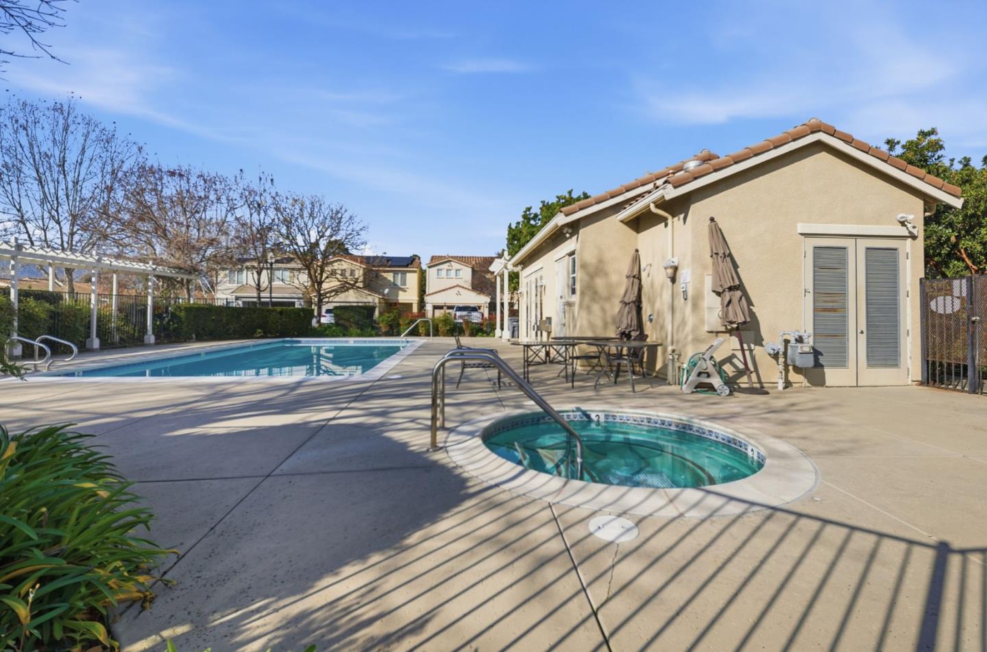 Detail Gallery Image 41 of 47 For 7942 English Oak Cir, Gilroy,  CA 95020 - 3 Beds | 2/1 Baths