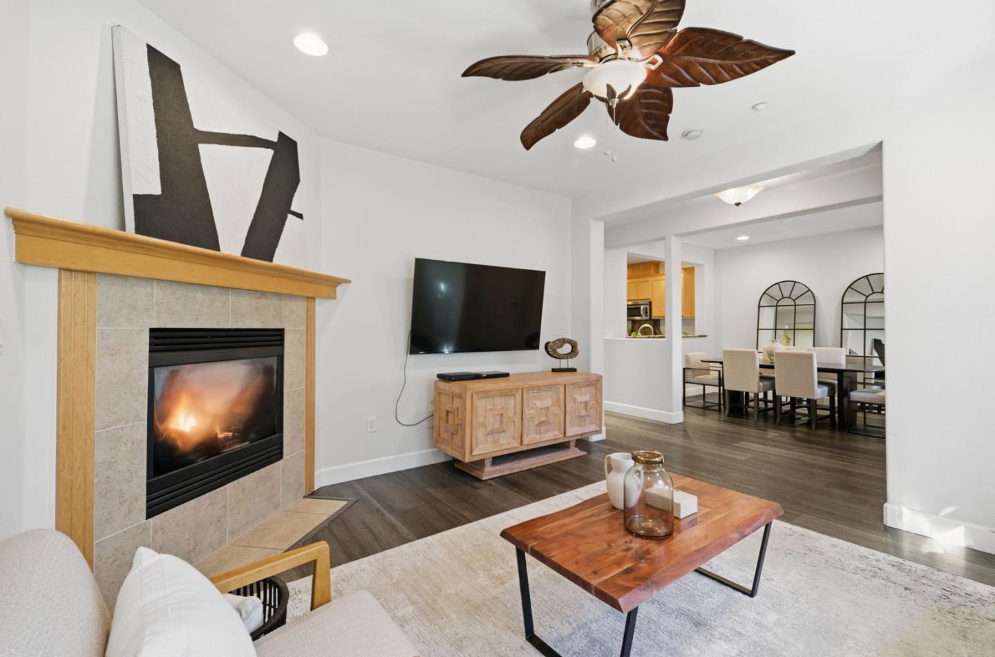 Detail Gallery Image 8 of 47 For 7942 English Oak Cir, Gilroy,  CA 95020 - 3 Beds | 2/1 Baths