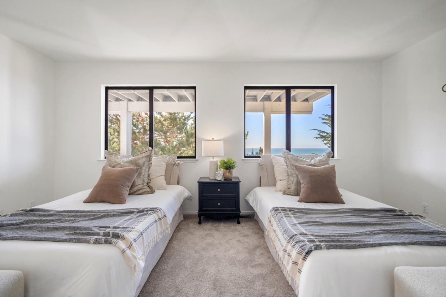 Detail Gallery Image 22 of 41 For 582 Farallon Ave, Pacifica,  CA 94044 - 3 Beds | 2 Baths