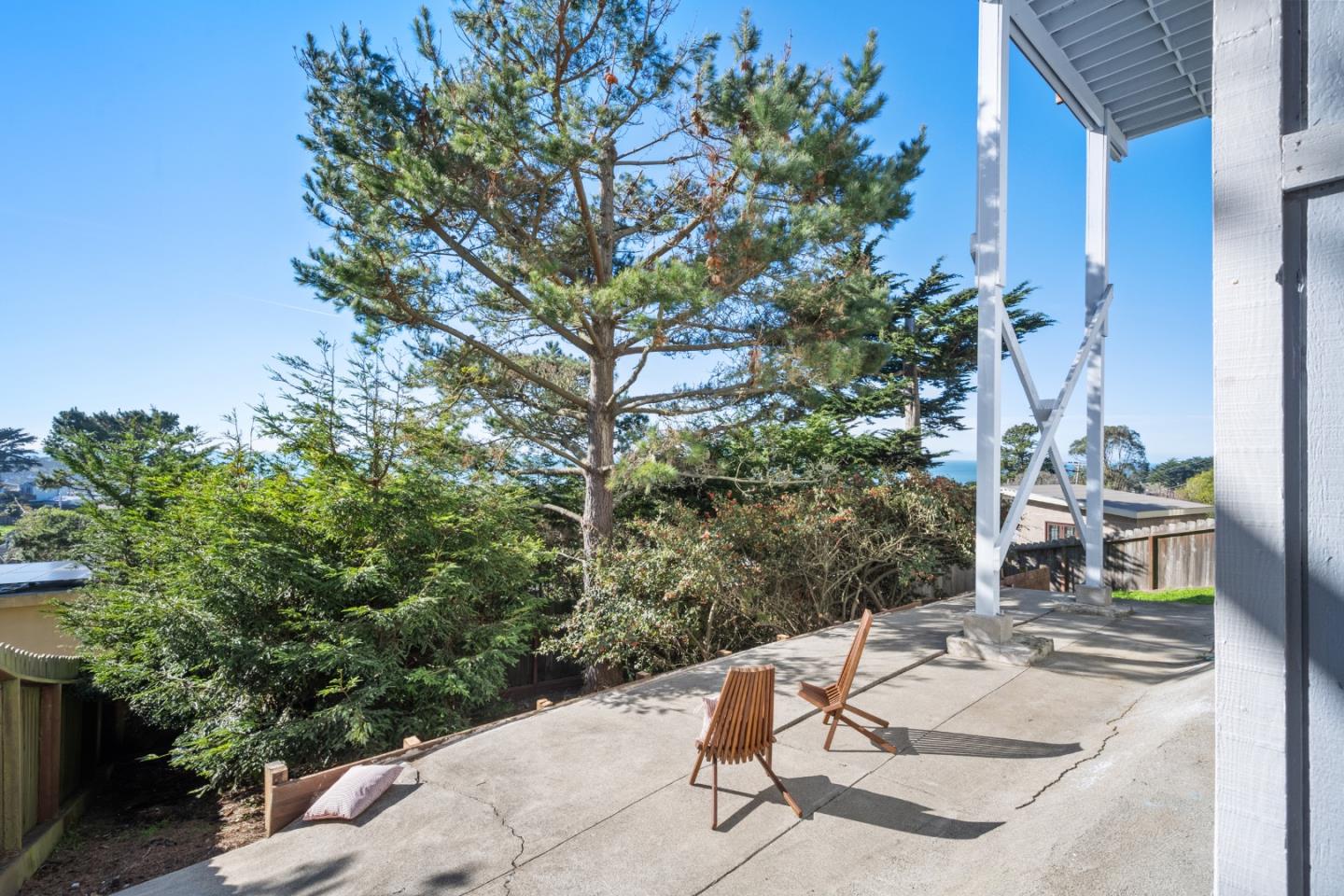 Detail Gallery Image 30 of 41 For 582 Farallon Ave, Pacifica,  CA 94044 - 3 Beds | 2 Baths