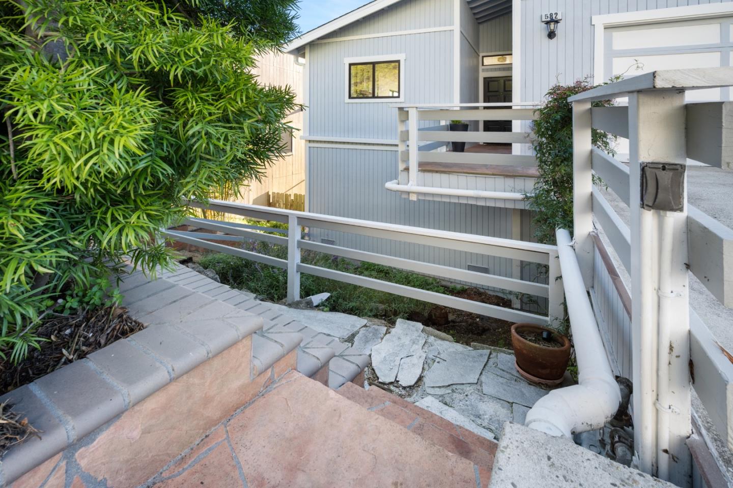 Detail Gallery Image 35 of 41 For 582 Farallon Ave, Pacifica,  CA 94044 - 3 Beds | 2 Baths