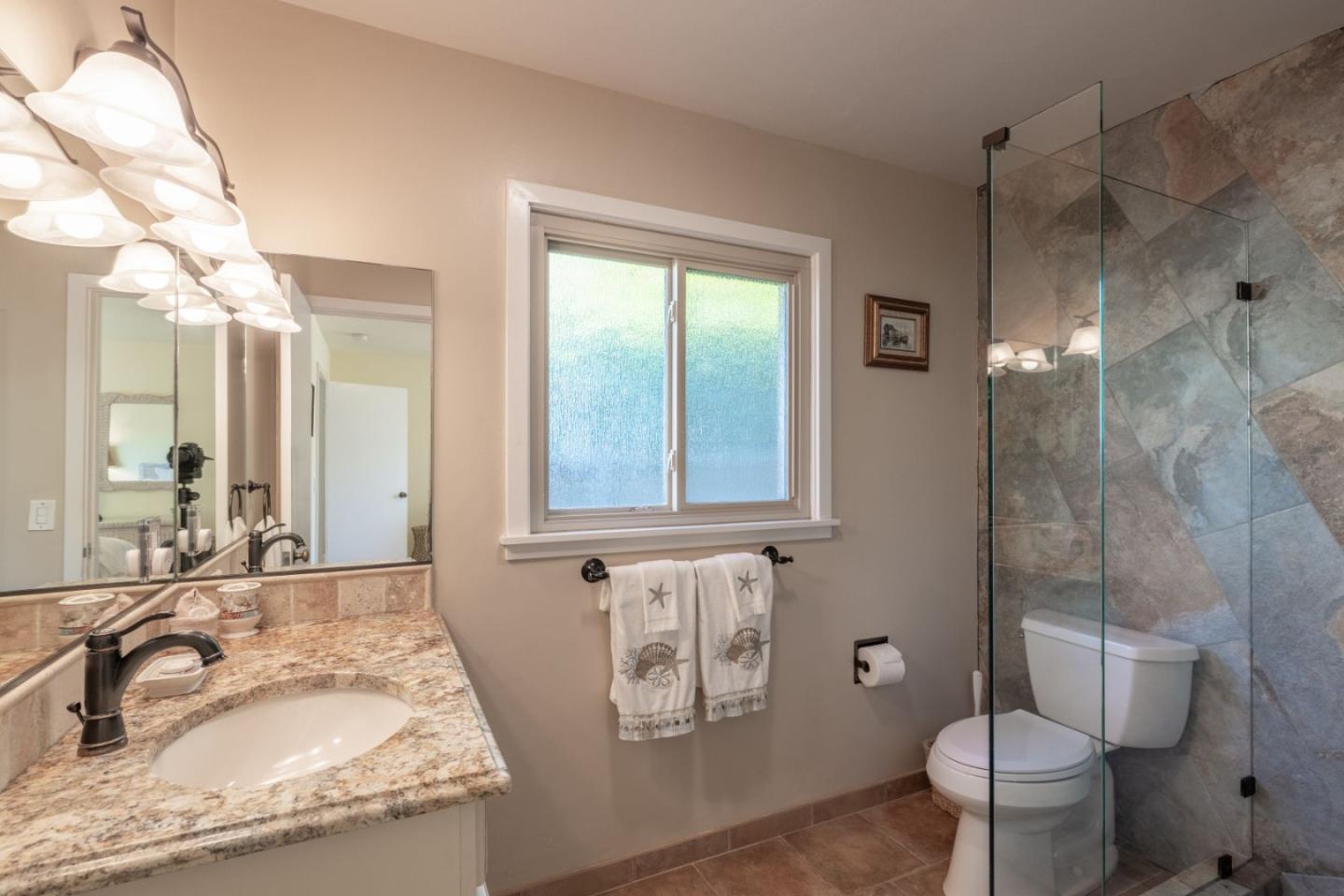 Detail Gallery Image 10 of 16 For 26231 Isabella Ave, Carmel,  CA 93923 - 2 Beds | 2 Baths