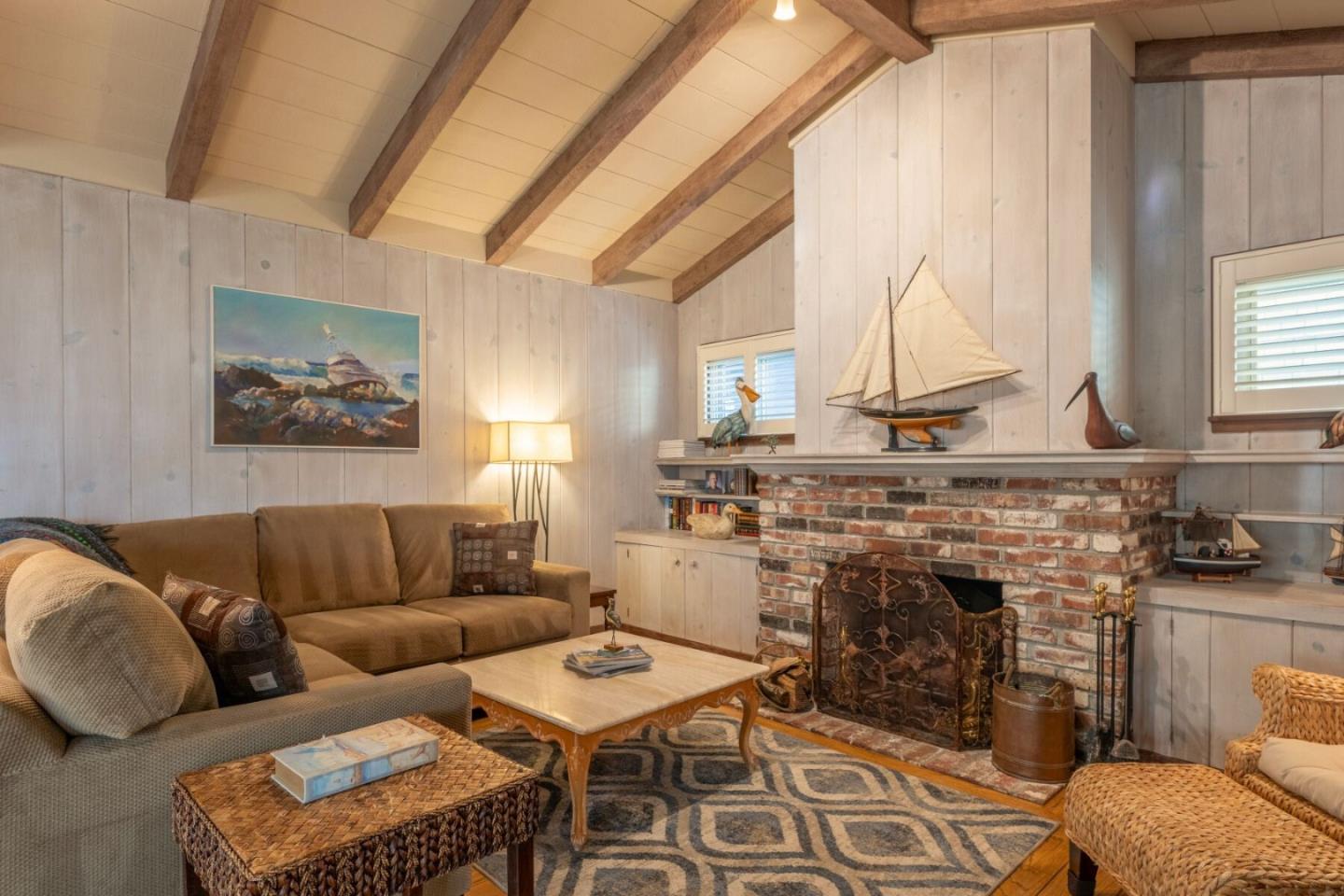 Detail Gallery Image 4 of 16 For 26231 Isabella Ave, Carmel,  CA 93923 - 2 Beds | 2 Baths