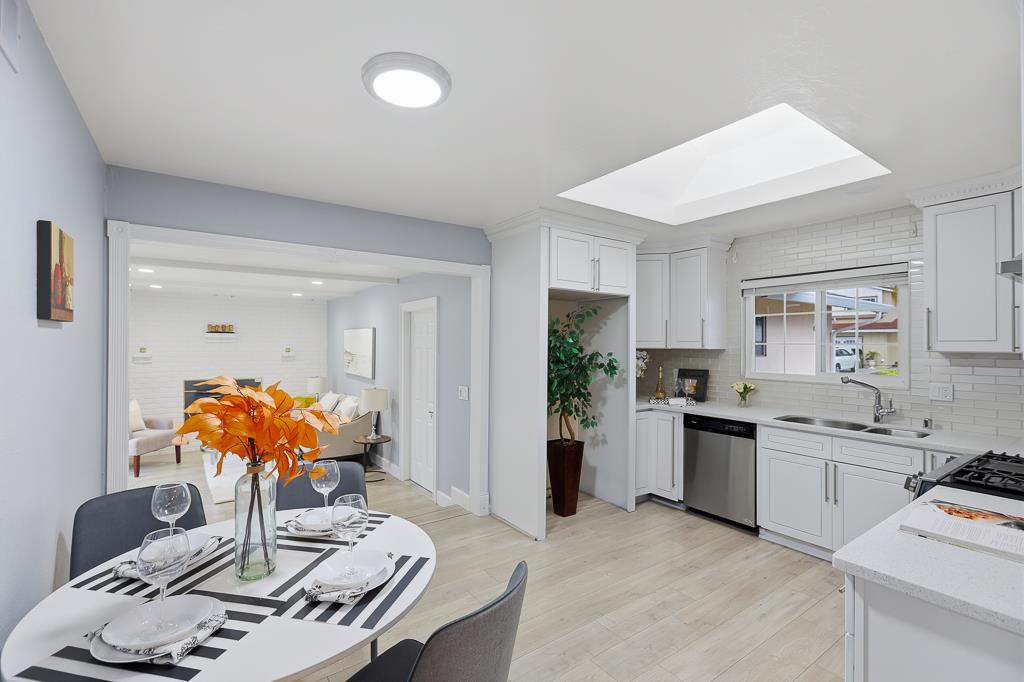 Detail Gallery Image 13 of 71 For 297 Goldenrain Ave, Fremont,  CA 94539 - 3 Beds | 2 Baths