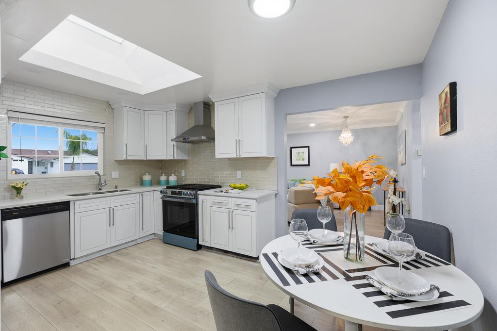 Detail Gallery Image 16 of 71 For 297 Goldenrain Ave, Fremont,  CA 94539 - 3 Beds | 2 Baths