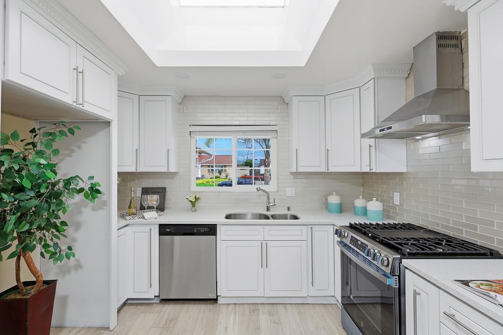 Detail Gallery Image 18 of 71 For 297 Goldenrain Ave, Fremont,  CA 94539 - 3 Beds | 2 Baths