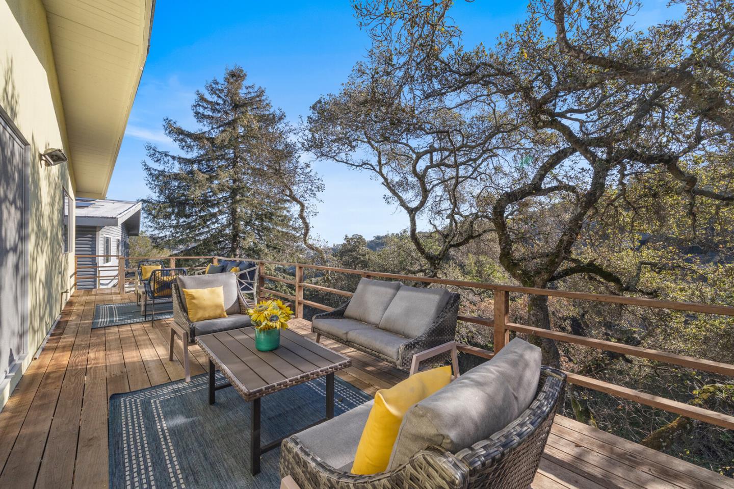 Detail Gallery Image 14 of 27 For 3208 Upper Lock Ave, Belmont,  CA 94002 - 4 Beds | 2 Baths