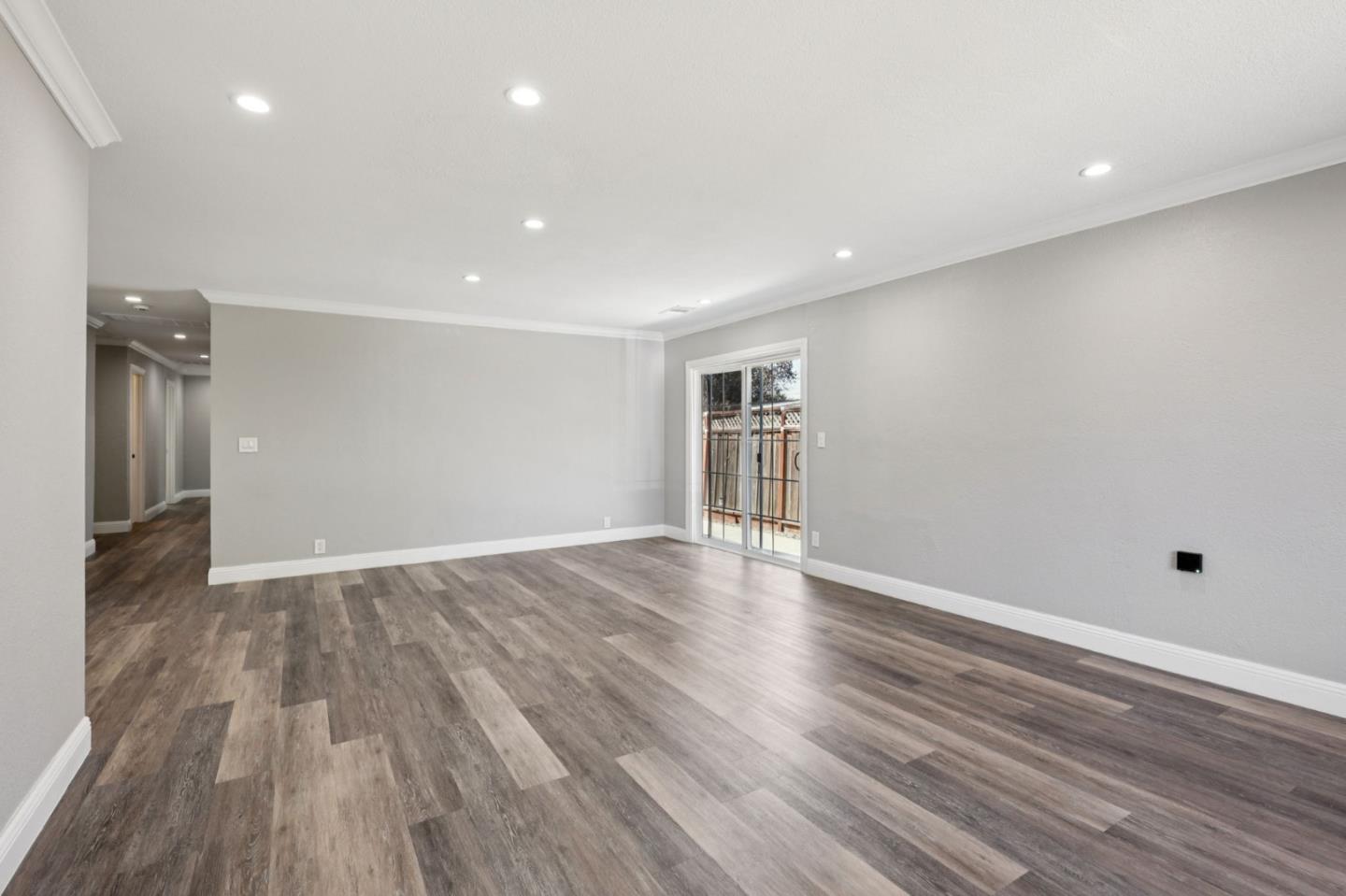 Detail Gallery Image 12 of 39 For 1120 Alberni St, East Palo Alto,  CA 94303 - 5 Beds | 3 Baths