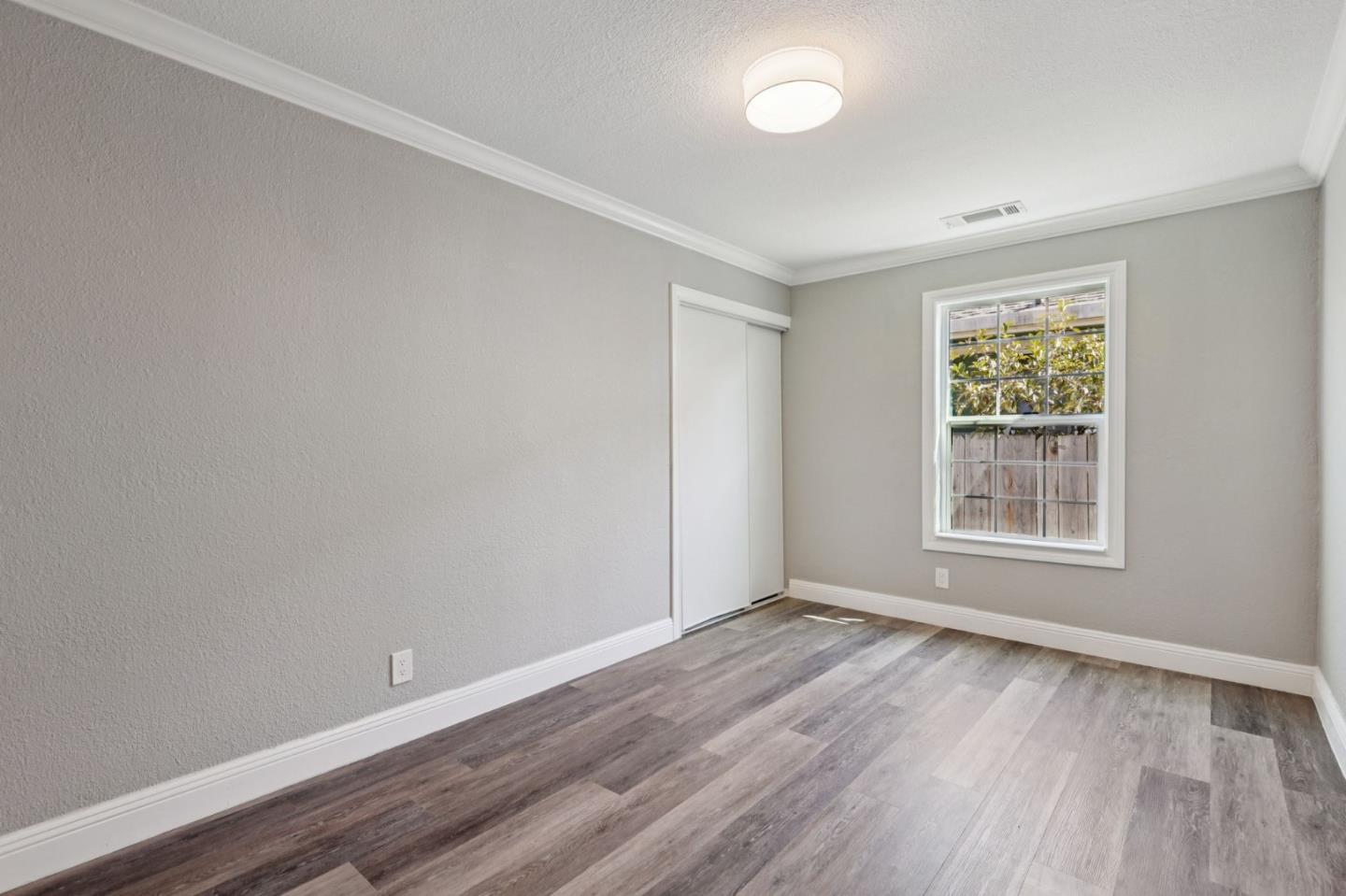 Detail Gallery Image 21 of 39 For 1120 Alberni St, East Palo Alto,  CA 94303 - 5 Beds | 3 Baths