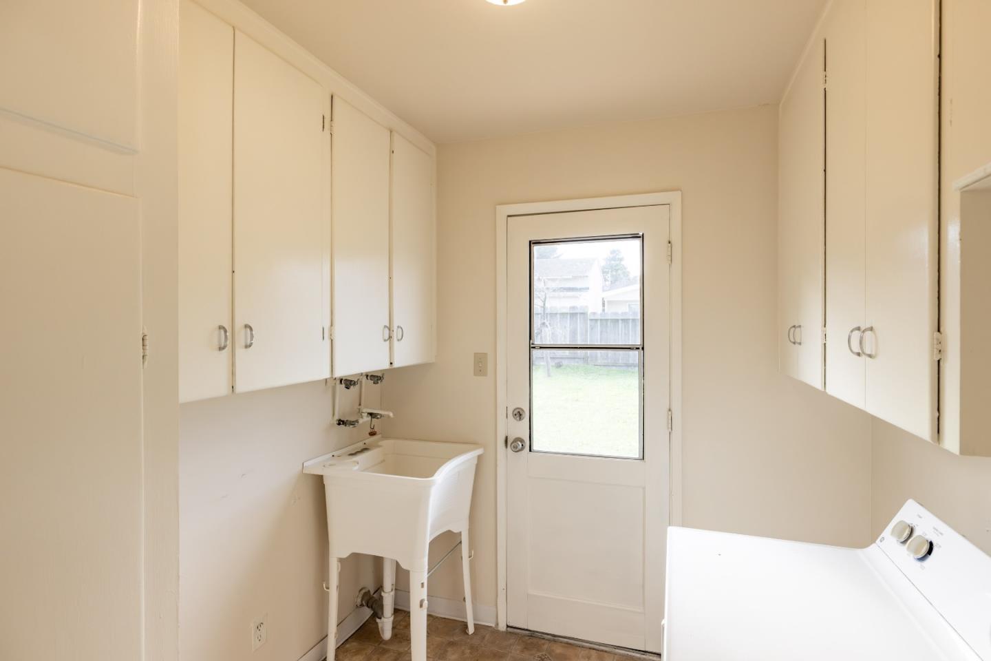 Detail Gallery Image 17 of 22 For 725 Alice St, Monterey,  CA 93940 - 2 Beds | 1 Baths