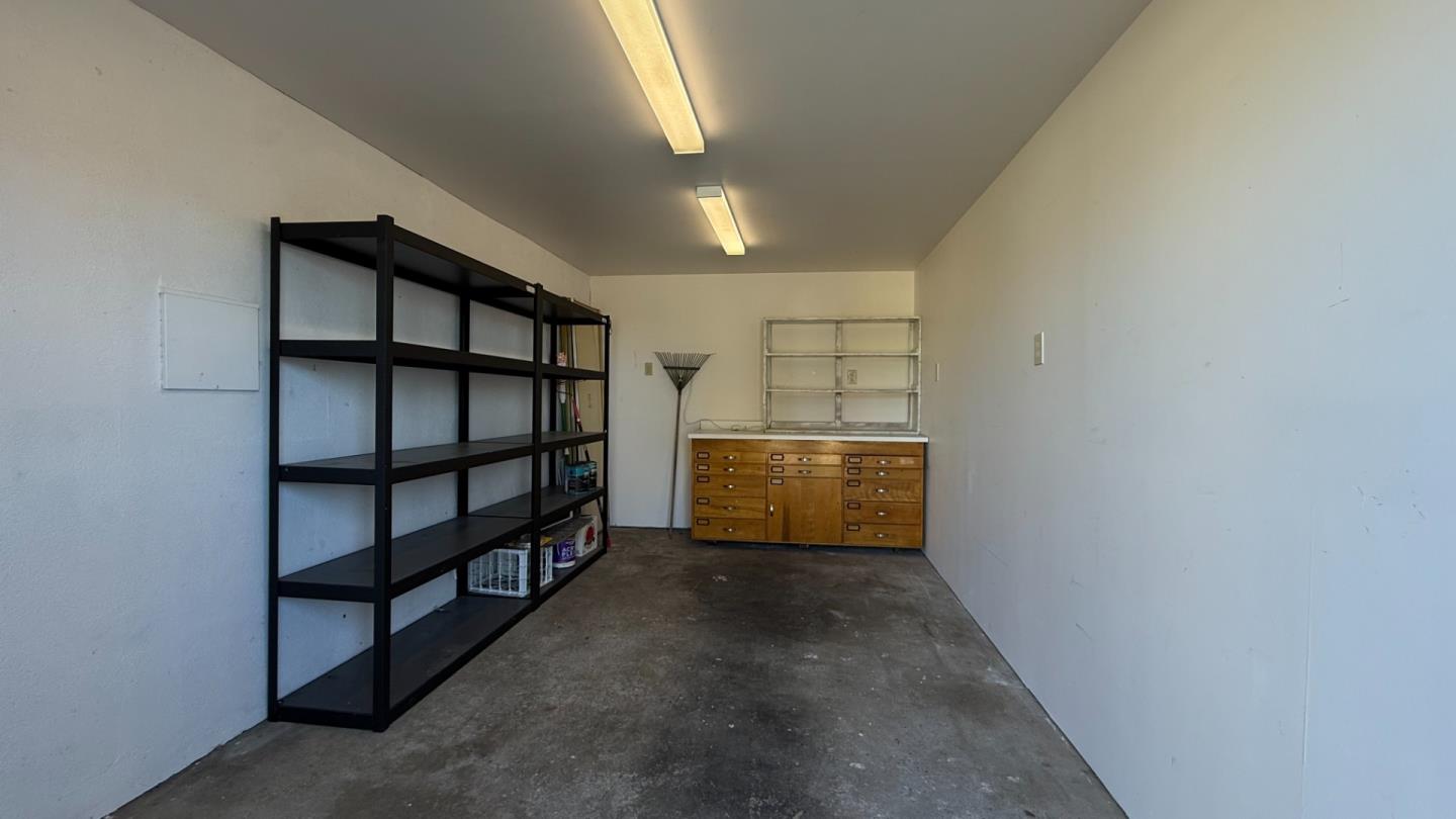 Detail Gallery Image 5 of 15 For 725 Alice St, Monterey,  CA 93940 - 2 Beds | 1 Baths