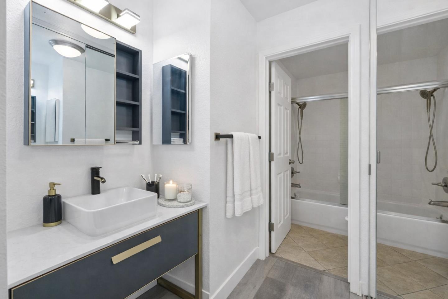 Detail Gallery Image 14 of 30 For 102 Monte Verano Ct, San Jose,  CA 95116 - 2 Beds | 2 Baths