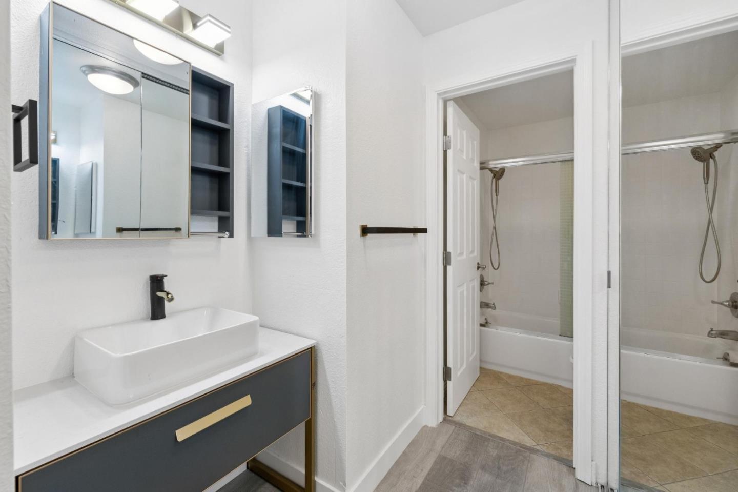 Detail Gallery Image 15 of 30 For 102 Monte Verano Ct, San Jose,  CA 95116 - 2 Beds | 2 Baths