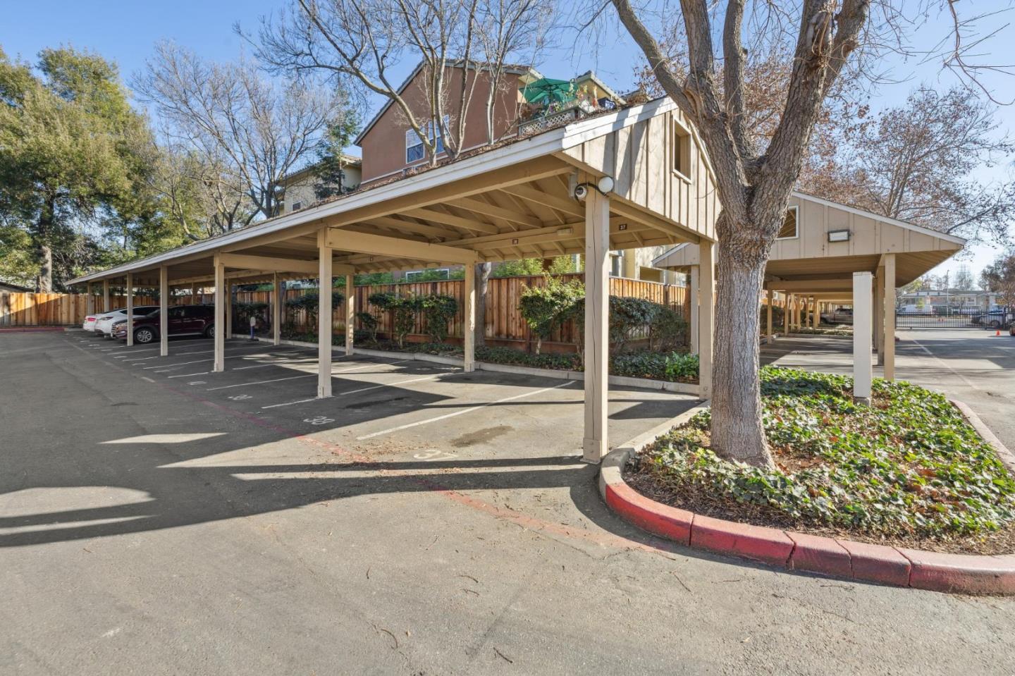 Detail Gallery Image 27 of 30 For 102 Monte Verano Ct, San Jose,  CA 95116 - 2 Beds | 2 Baths