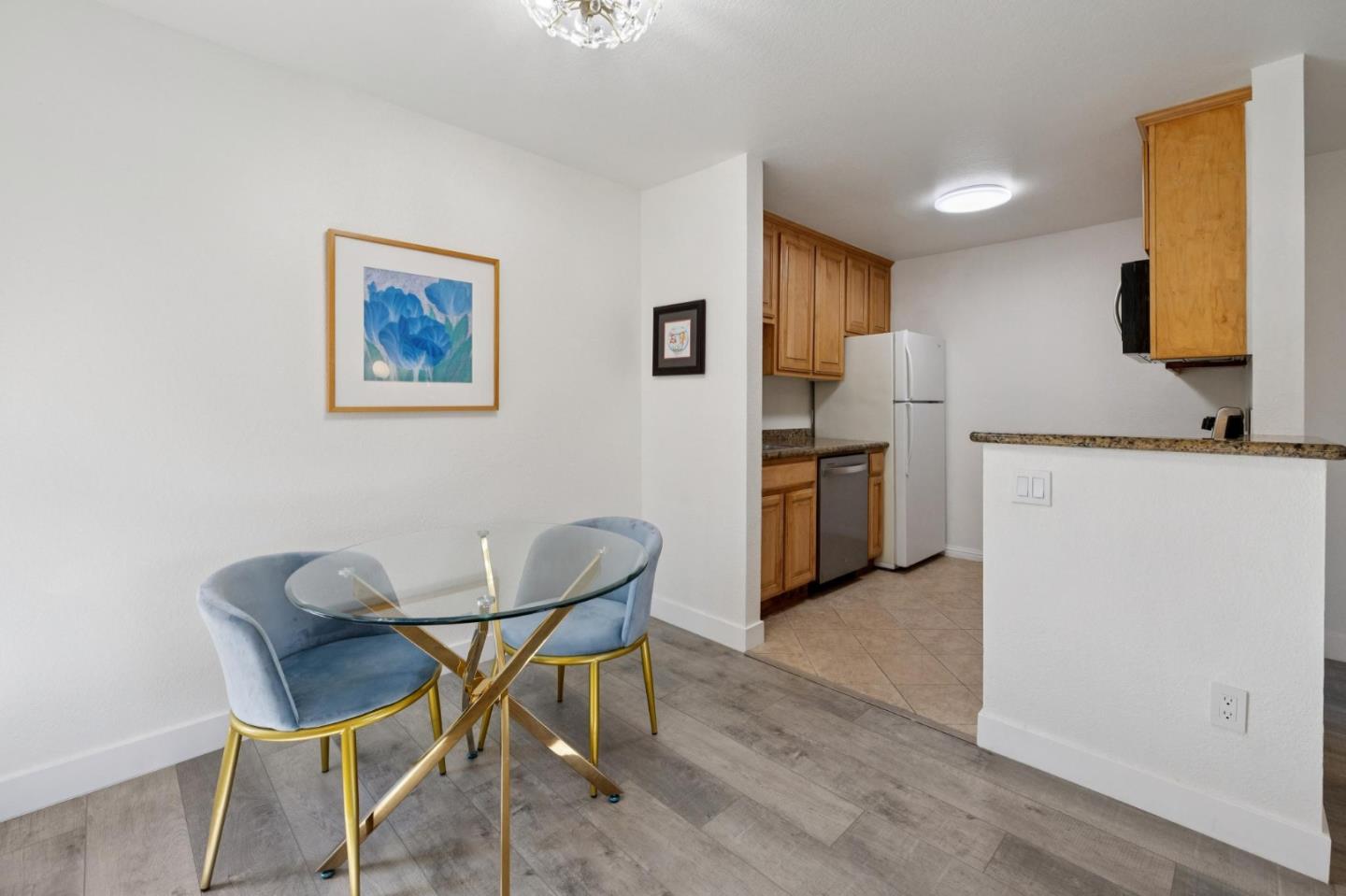 Detail Gallery Image 4 of 30 For 102 Monte Verano Ct, San Jose,  CA 95116 - 2 Beds | 2 Baths