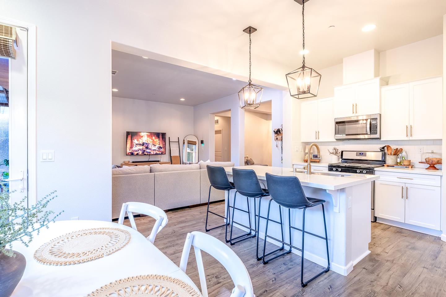 Detail Gallery Image 13 of 37 For 1249 La Colina St, Soledad,  CA 93960 - 3 Beds | 2 Baths