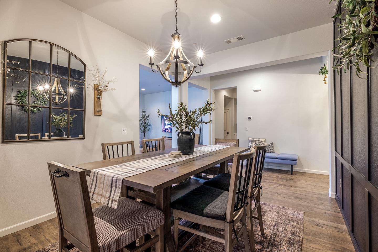 Detail Gallery Image 5 of 37 For 1249 La Colina St, Soledad,  CA 93960 - 3 Beds | 2 Baths