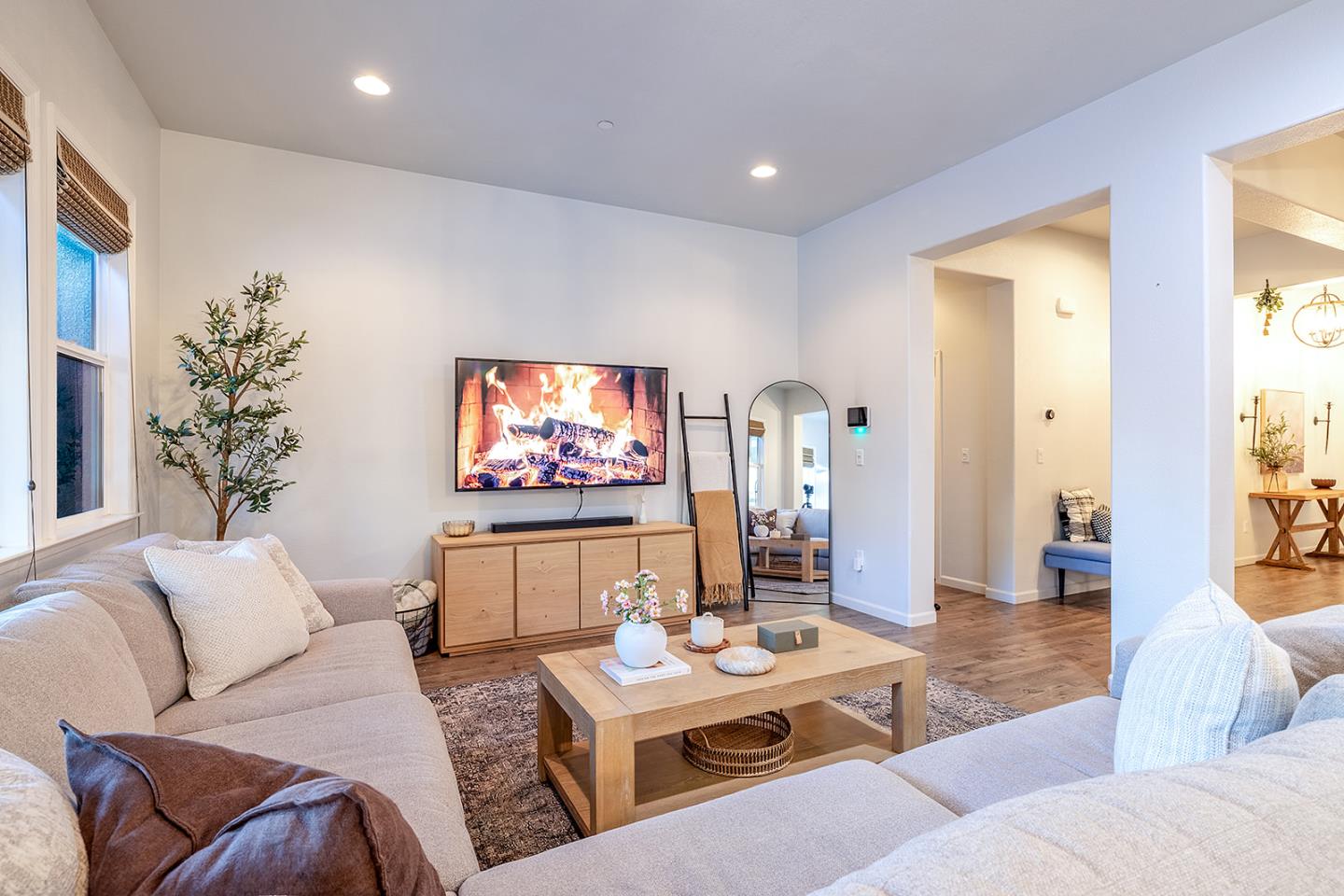 Detail Gallery Image 9 of 37 For 1249 La Colina St, Soledad,  CA 93960 - 3 Beds | 2 Baths