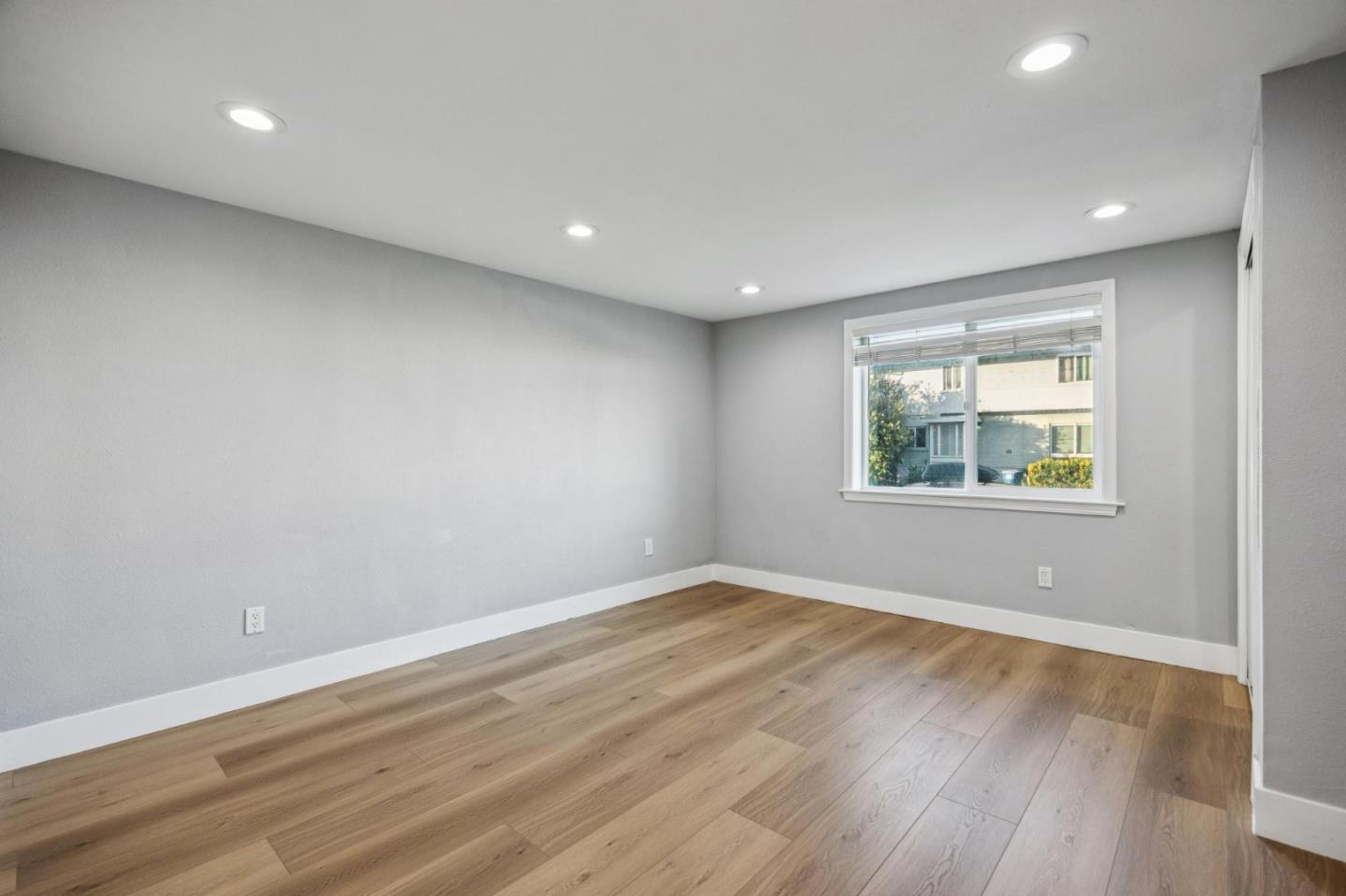 Detail Gallery Image 11 of 51 For 1063 87th St, Daly City,  CA 94015 - 5 Beds | 2 Baths