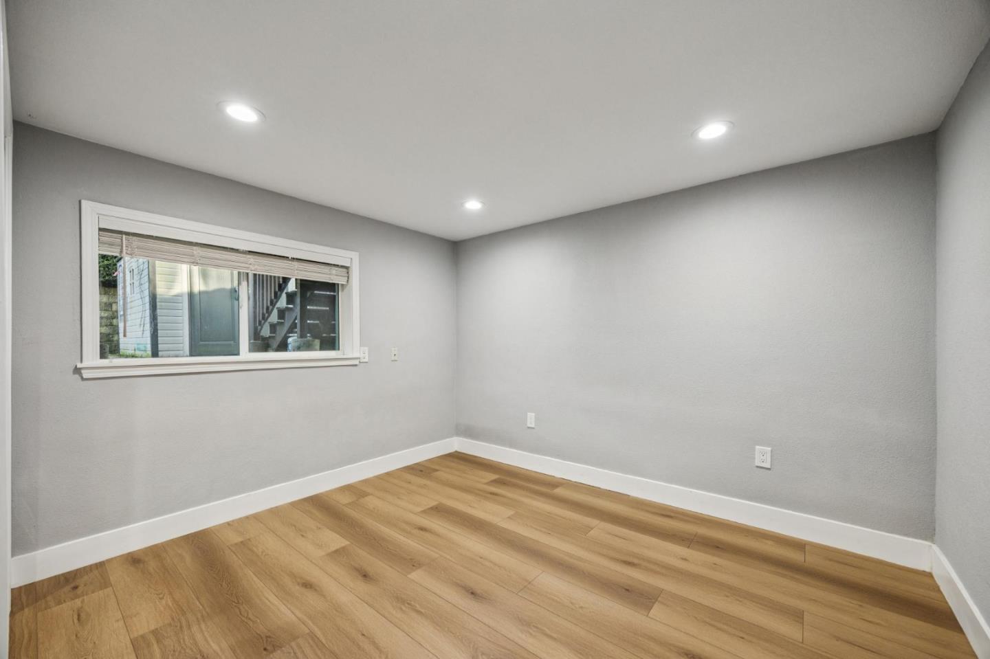 Detail Gallery Image 14 of 51 For 1063 87th St, Daly City,  CA 94015 - 5 Beds | 2 Baths