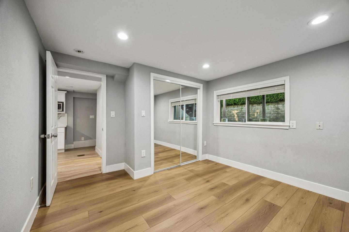 Detail Gallery Image 15 of 51 For 1063 87th St, Daly City,  CA 94015 - 5 Beds | 2 Baths