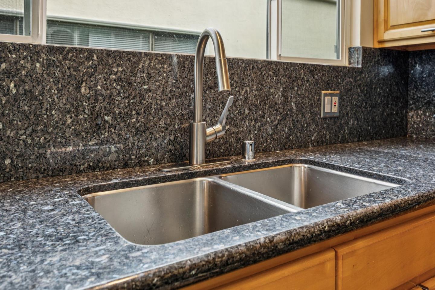 Detail Gallery Image 32 of 51 For 1063 87th St, Daly City,  CA 94015 - 5 Beds | 2 Baths