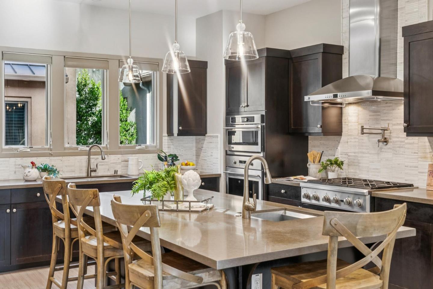 Detail Gallery Image 14 of 51 For 3428 Alma Village Cir, Palo Alto,  CA 94306 - 4 Beds | 3/1 Baths