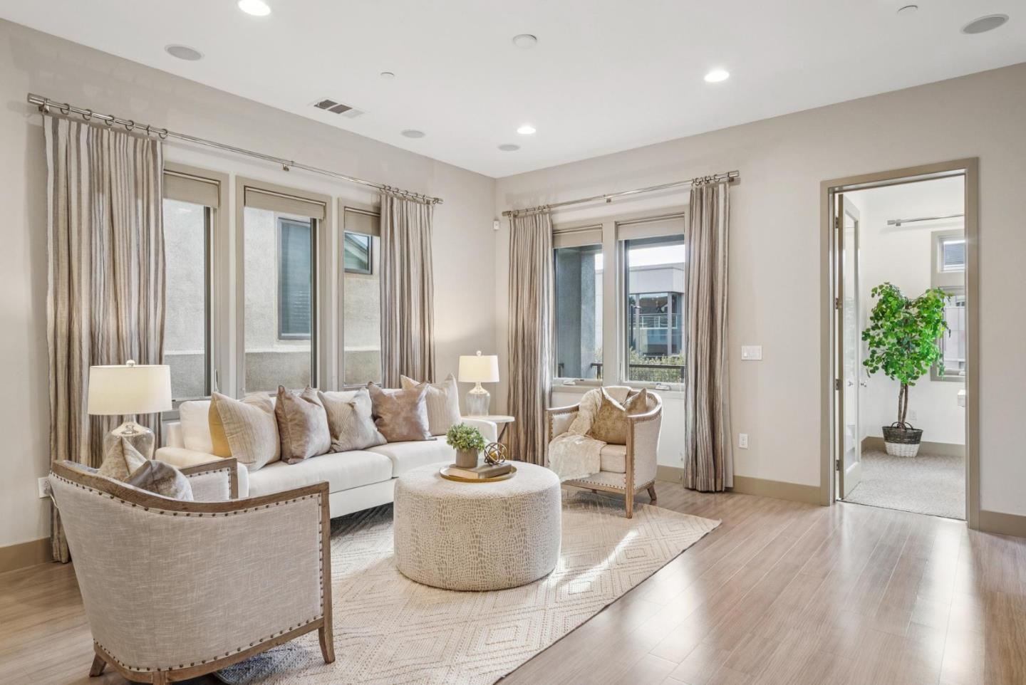 Detail Gallery Image 19 of 51 For 3428 Alma Village Cir, Palo Alto,  CA 94306 - 4 Beds | 3/1 Baths