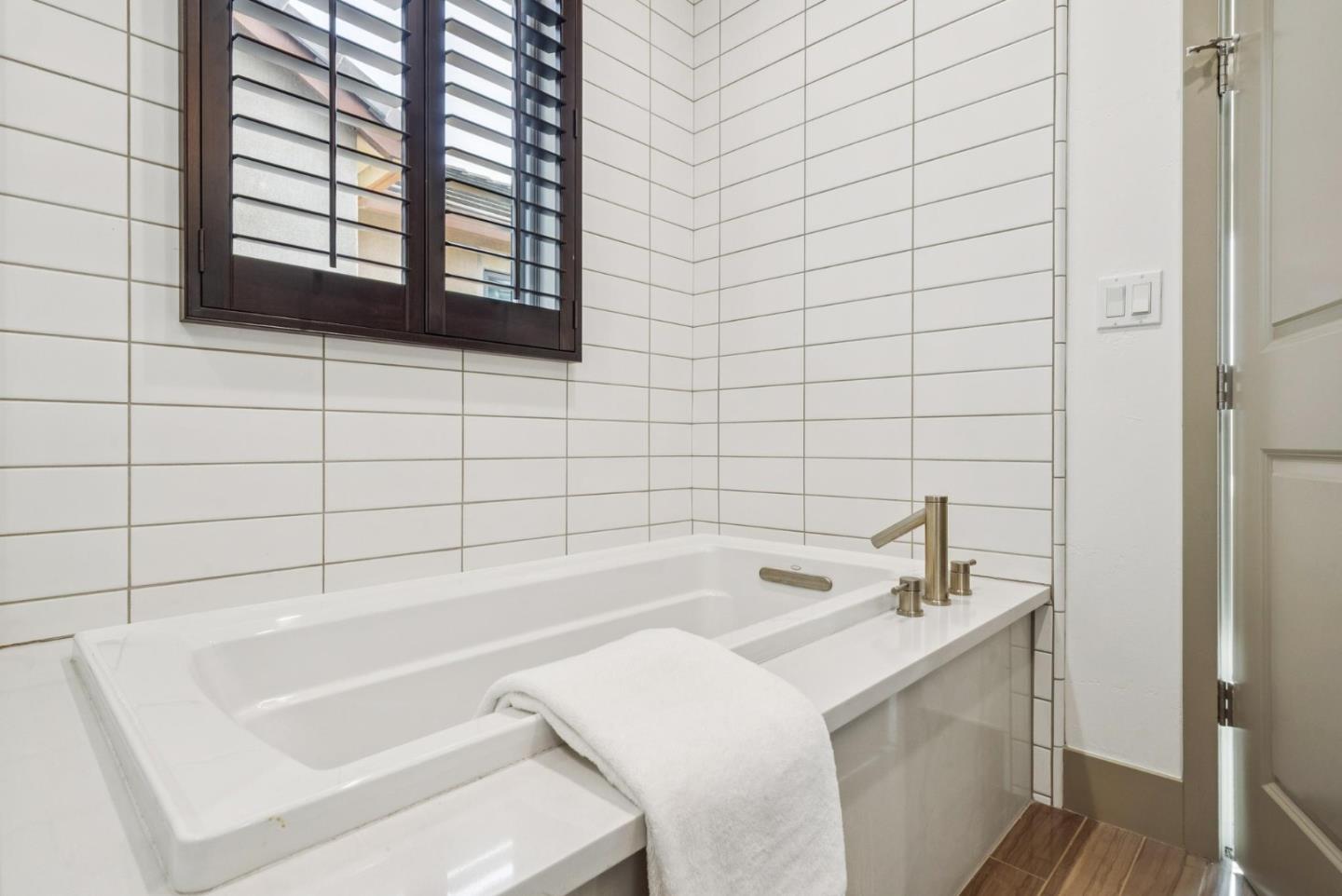 Detail Gallery Image 32 of 51 For 3428 Alma Village Cir, Palo Alto,  CA 94306 - 4 Beds | 3/1 Baths