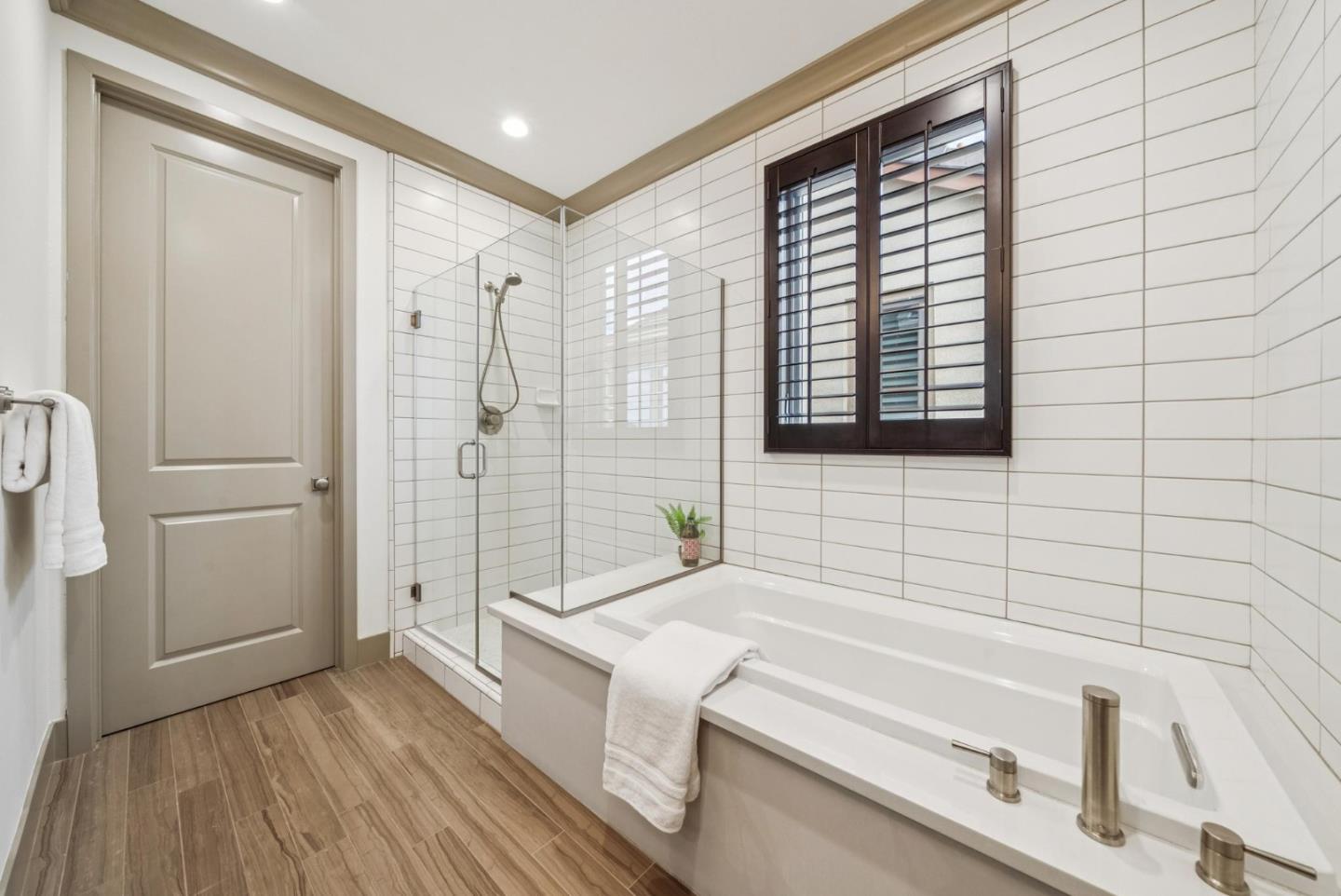 Detail Gallery Image 33 of 51 For 3428 Alma Village Cir, Palo Alto,  CA 94306 - 4 Beds | 3/1 Baths