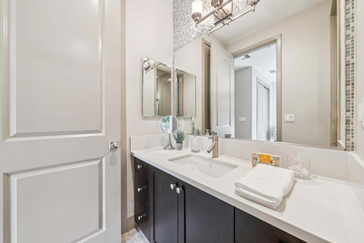 Detail Gallery Image 8 of 51 For 3428 Alma Village Cir, Palo Alto,  CA 94306 - 4 Beds | 3/1 Baths