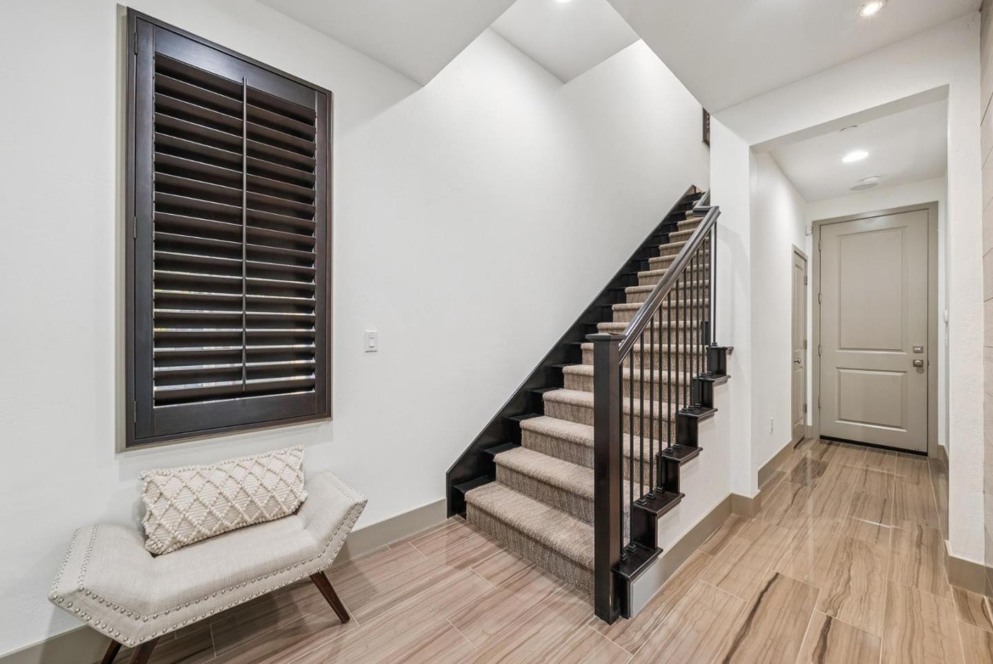 Detail Gallery Image 9 of 51 For 3428 Alma Village Cir, Palo Alto,  CA 94306 - 4 Beds | 3/1 Baths