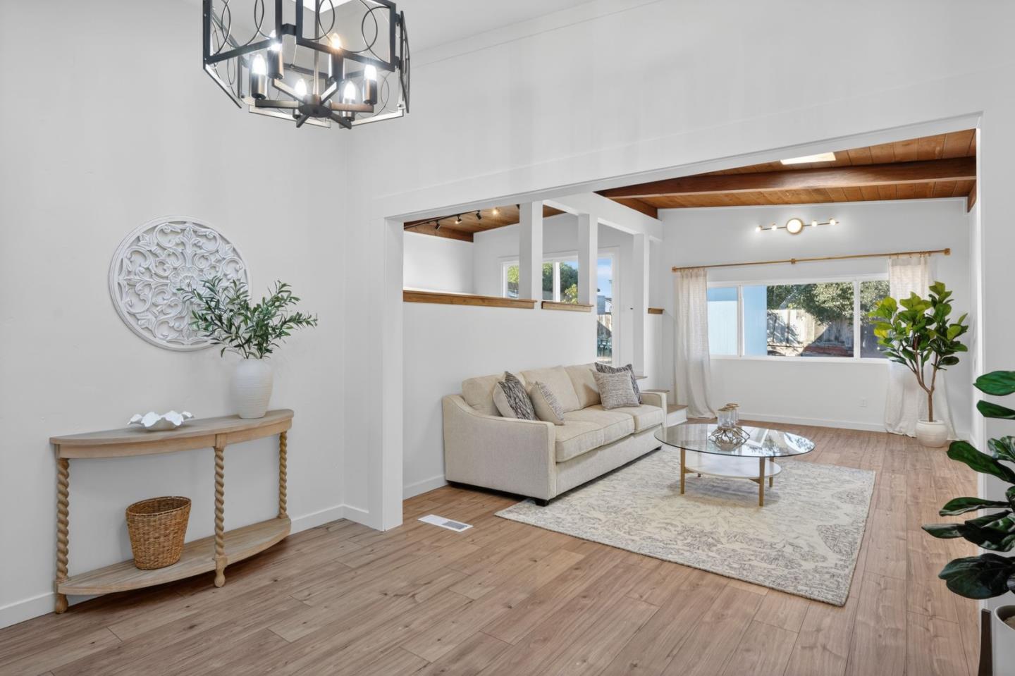 Detail Gallery Image 3 of 13 For 3053 Berney Dr, Marina,  CA 93933 - 3 Beds | 2 Baths