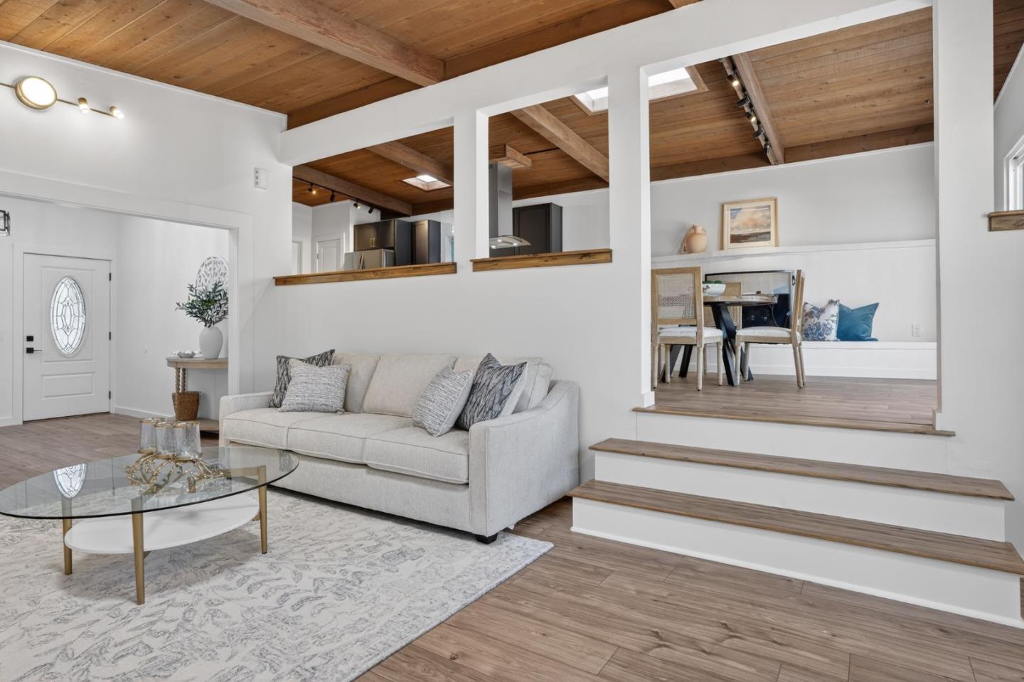 Detail Gallery Image 4 of 13 For 3053 Berney Dr, Marina,  CA 93933 - 3 Beds | 2 Baths