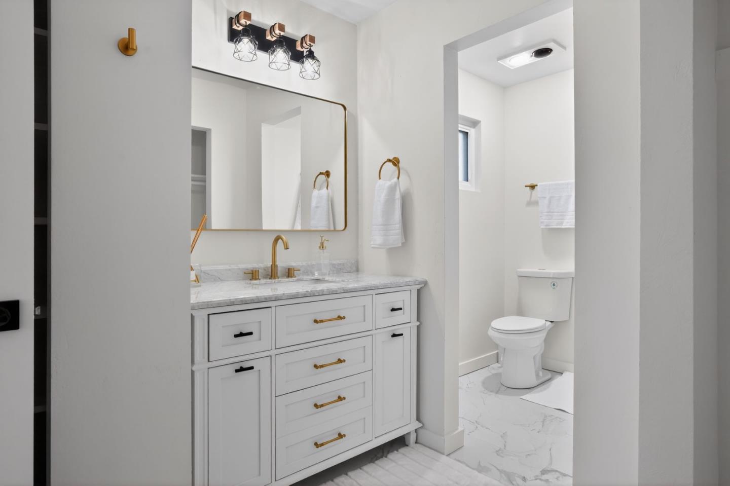 Detail Gallery Image 8 of 13 For 3053 Berney Dr, Marina,  CA 93933 - 3 Beds | 2 Baths