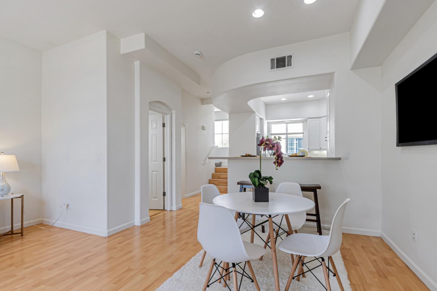 Detail Gallery Image 14 of 40 For 39 Cloud Walk, Milpitas,  CA 95035 - 3 Beds | 2/1 Baths
