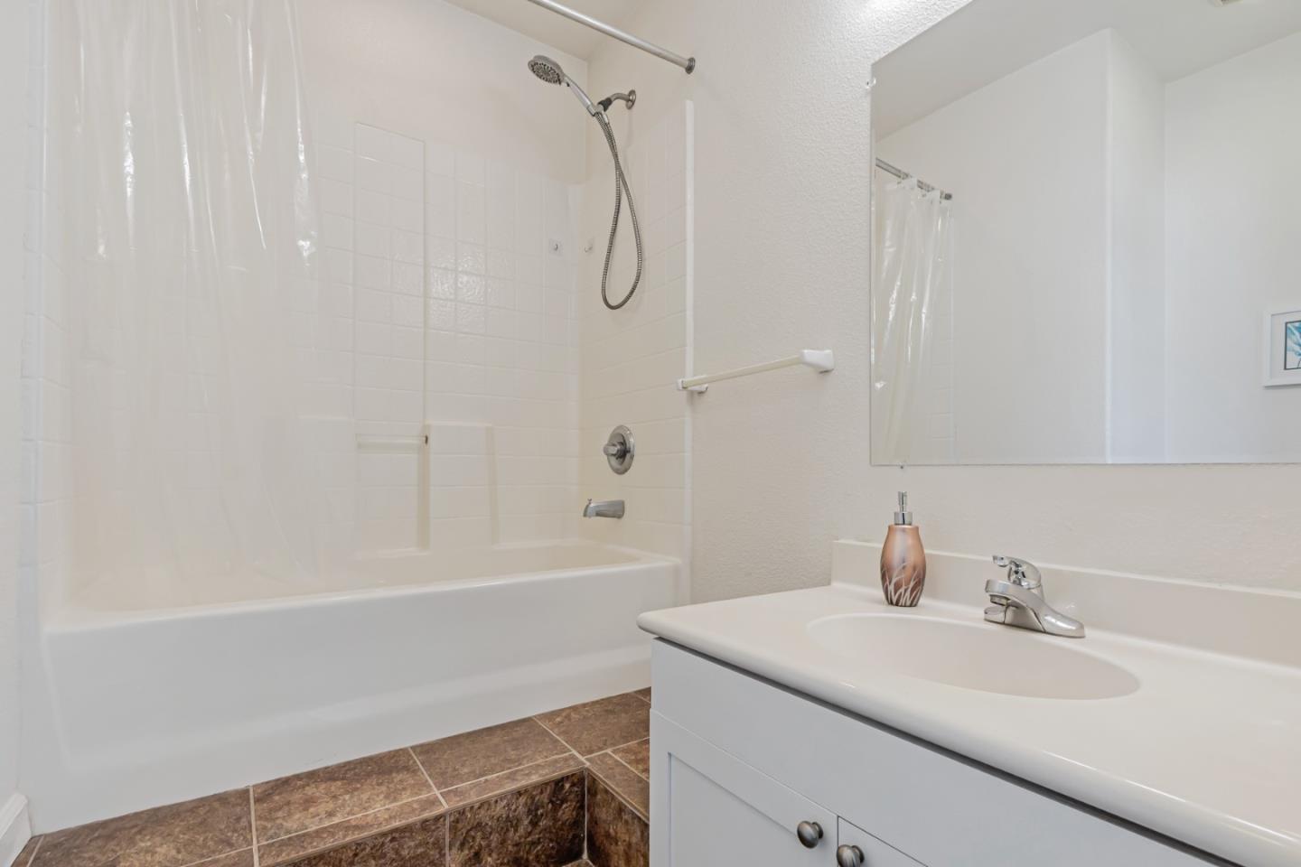 Detail Gallery Image 30 of 40 For 39 Cloud Walk, Milpitas,  CA 95035 - 3 Beds | 2/1 Baths