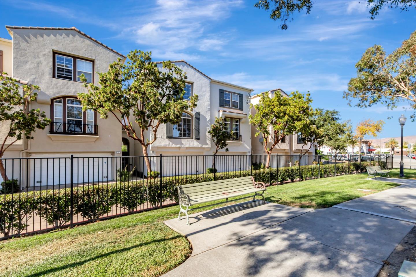 Detail Gallery Image 35 of 40 For 39 Cloud Walk, Milpitas,  CA 95035 - 3 Beds | 2/1 Baths