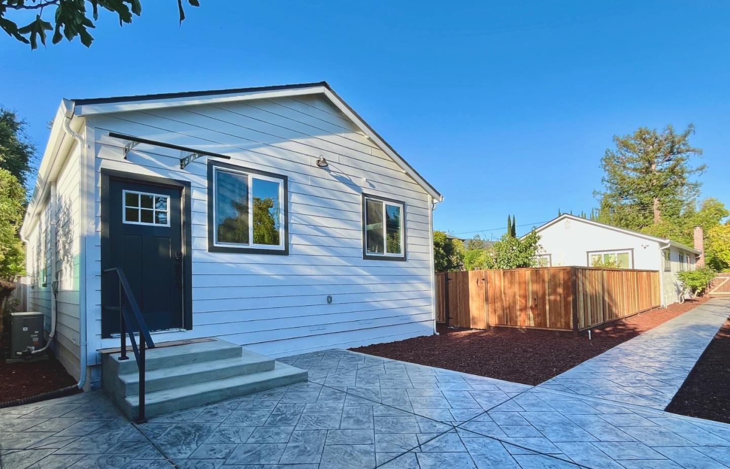 Front Image Thumbnail for ML82031598