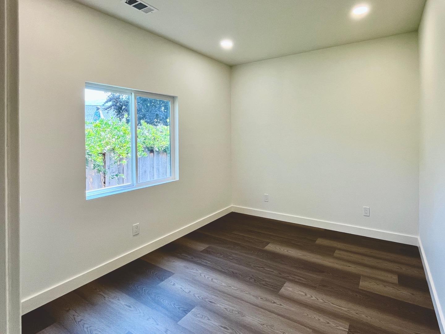 Detail Gallery Image 6 of 15 For 16480 Hilow Road, Los Gatos,  CA 95032 - 3 Beds | 2 Baths