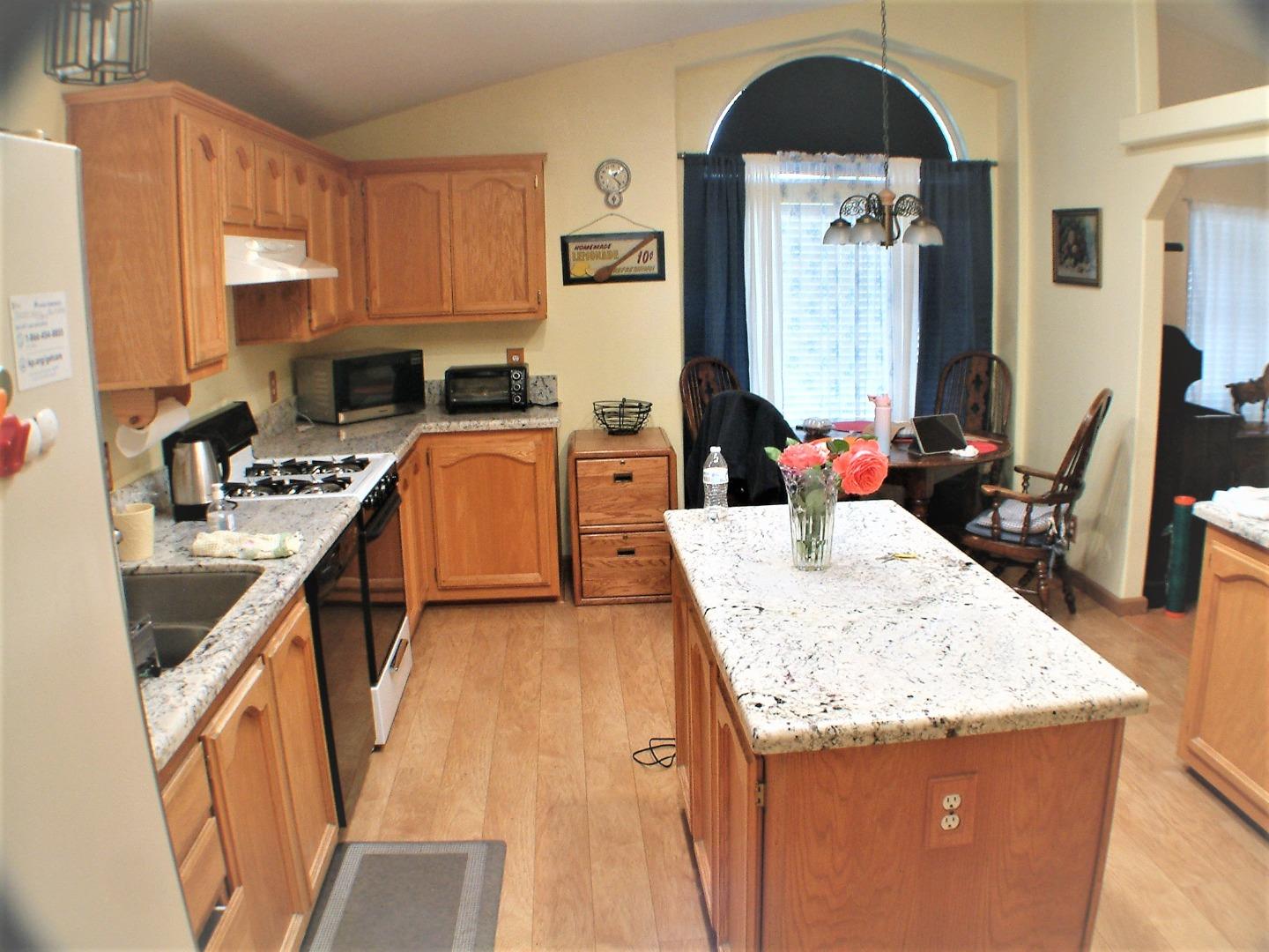 Front Image Thumbnail for ML82031599