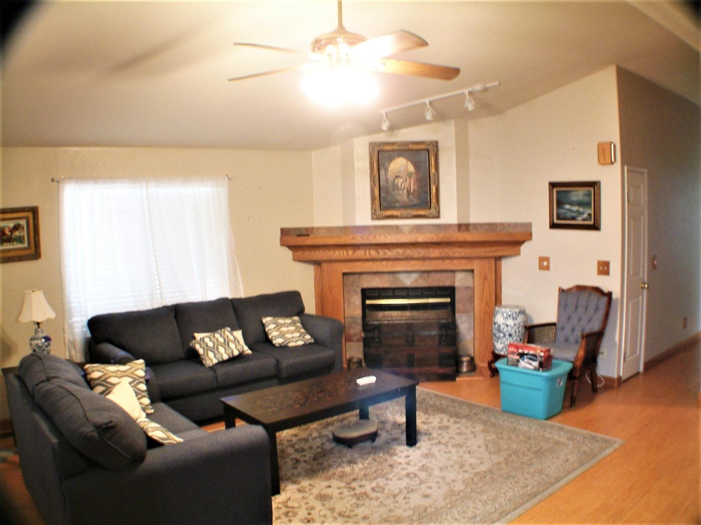 Detail Gallery Image 2 of 14 For 3032 Oakbridge Dr #3032,  San Jose,  CA 95121 - 3 Beds | 2 Baths